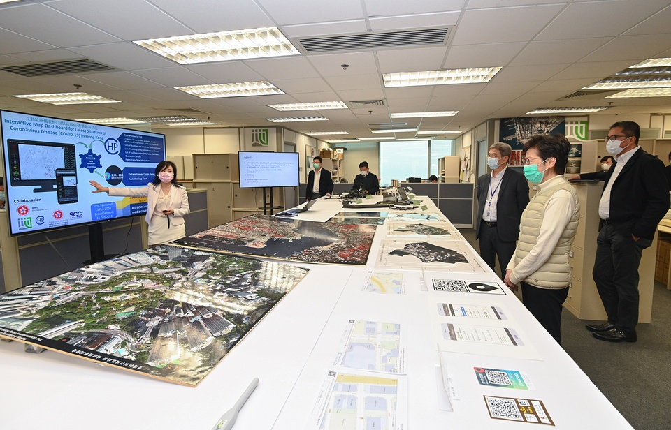 Sr Winnie SHIU, Head of the Spatial Data Office of the Development Bureau, introduced the Interactive Map Dashboard to CE on 13 Mar 2020